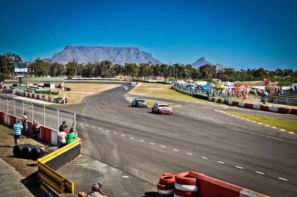 Racing-at-Killarney-Raceway